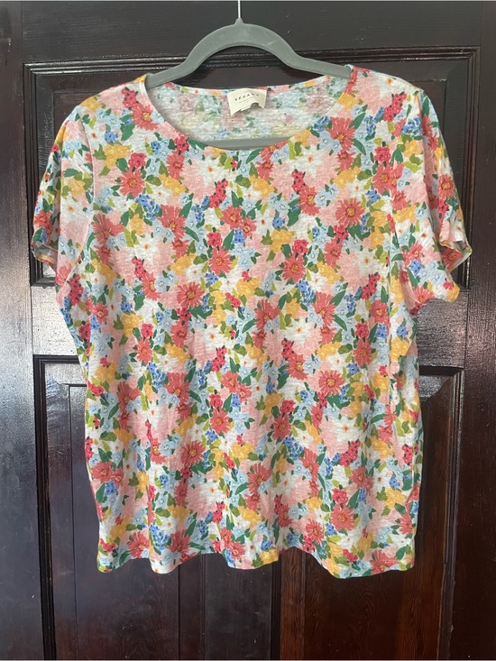 Sezane Tops - Sezane linen  Floral Short Sleeve Tee